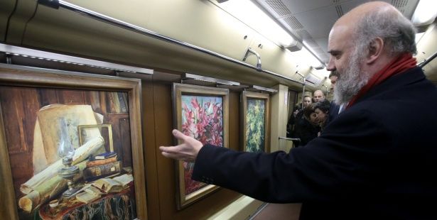 Поезд «Акварель» порадует пассажиров метро обновленной экспозицией