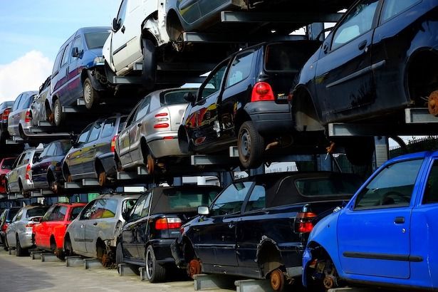 Управа Крюково просит владельцев самостоятельно убрать автомобили с признаками БРТС