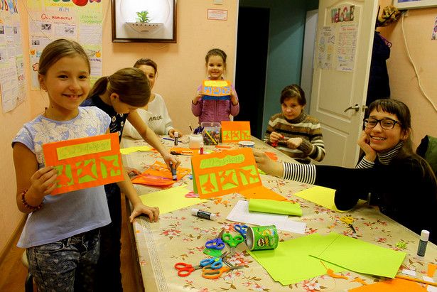 Юные рукодельницы из Крюково создали неповторимые праздничные открытки