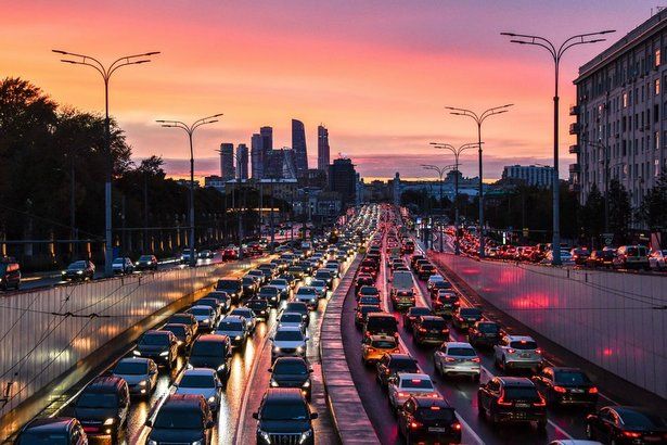 Депутат Мосгордумы Игорь Бускин: Количество вредных выбросов от транспорта в столице сократилось более чем на 60%
