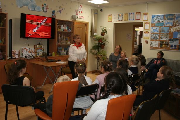 В Крюково ветераны рассказали воспитанникам ЦПСиД "Зеленоград" о детях-героях войны