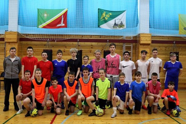 Юношеская команда «Заря» лидирует на первенстве по мини-футболу