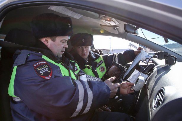 Госавтоинспекция Зеленоградского округа просит водителей быть внимательными при движении на дворовых территориях