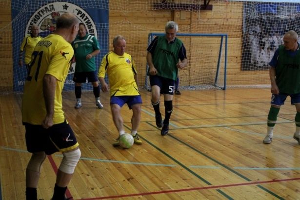 Ветераны зеленоградского футбола собрались на первый турнир осеннего сезона
