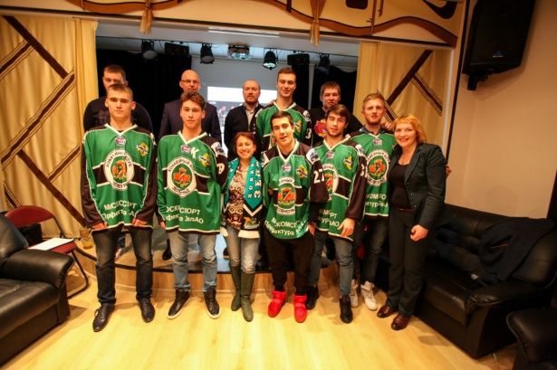Игроки «ХК «Зеленоград» пообщались с болельщиками