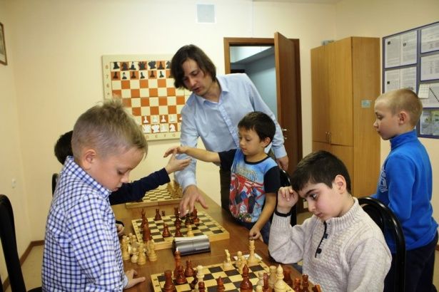 Начинающие шахматисты открыли чемпионат района Крюково