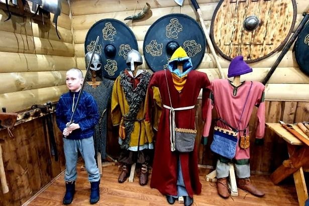 Гости «Рататоск» примерили костюмы викингов