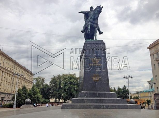 Более сотни памятников отреставрируют в Москве до конца года