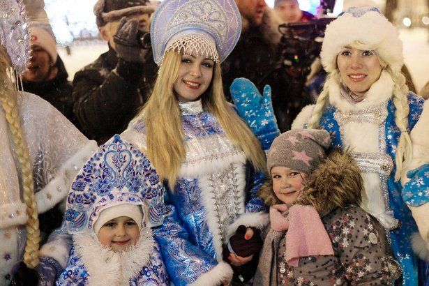 Роспотребнадзор предостерегает москвичей от приглашения Деда Мороза-грабителя