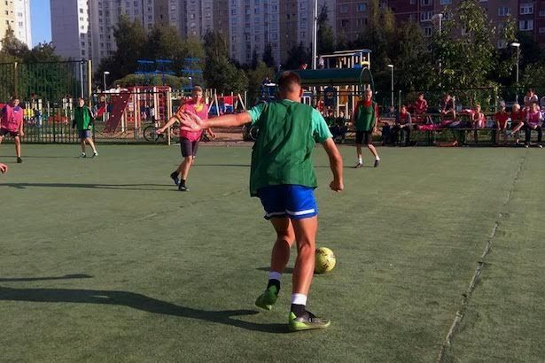 Футболисты всех возрастов продолжают игры первенства «Команда нашего двора»