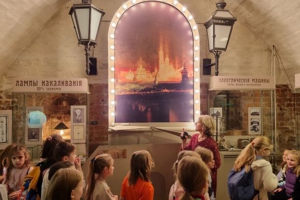 Ученики школы №2045 посетили музей «Огни Москвы»