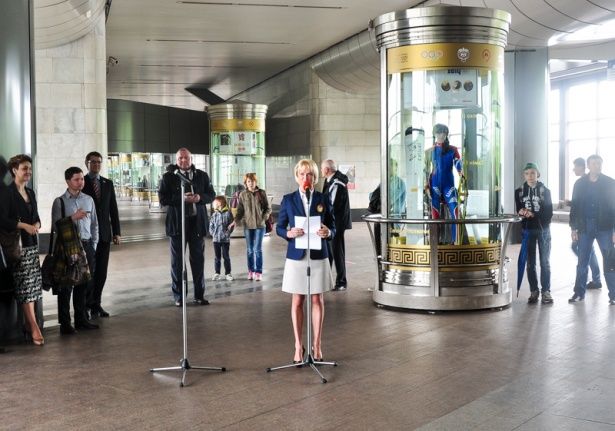 Государственный музей спорта открыл выставку «Золото наших побед» в московском метрополитене