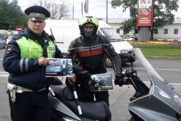 Зеленоградские автоинспекторы присоединились к социальной кампании #НеТоропись