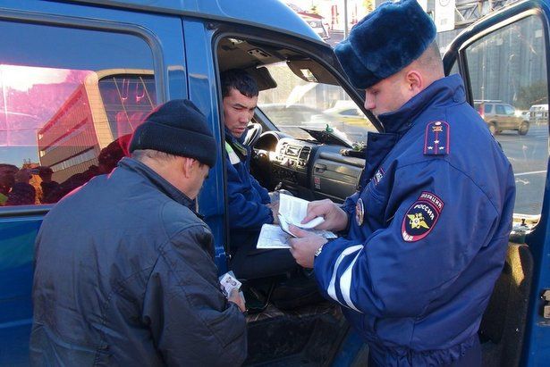 Полицейские задержали мужчину с поддельным водительским удостоверением