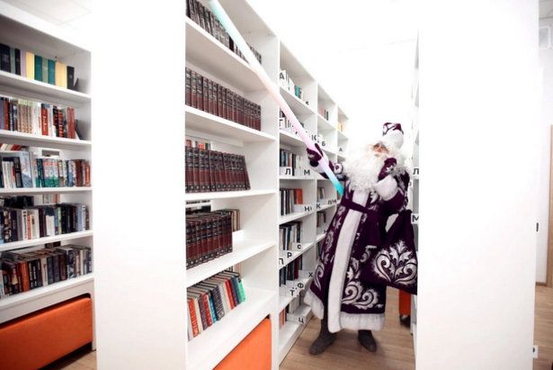 Библиотеки Зеленограда проводят сбор новогодних подарков для одиноких людей