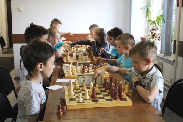 Юные шахматисты прошли первый тур первенства Зеленограда
