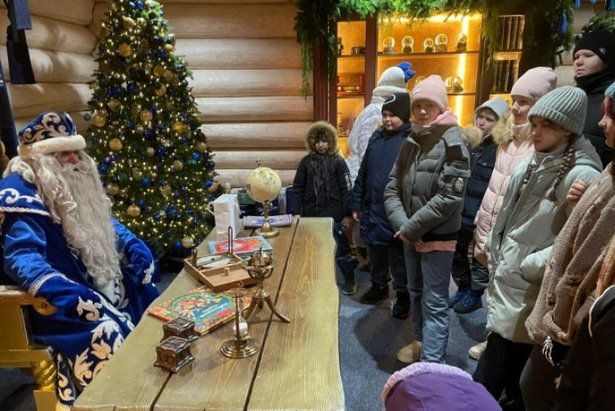 Школьники из Крюково посетили усадьбу Деда Мороза