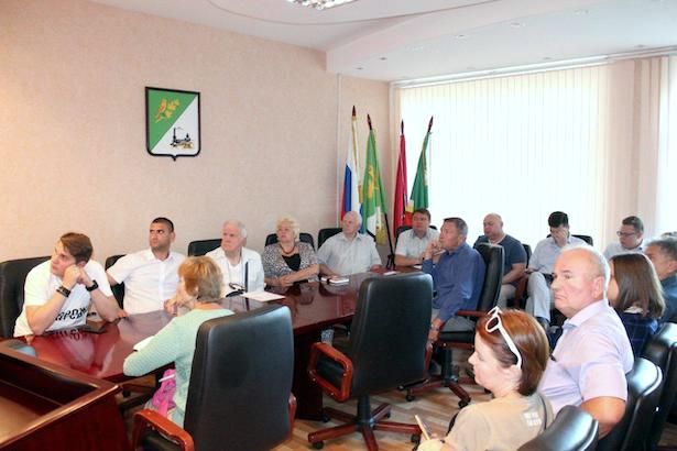 В первый день августа глава управы района Крюково обсудил с жителями насущные вопросы
