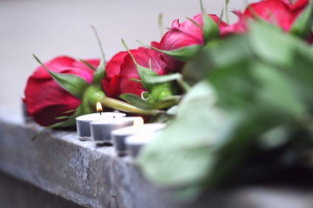Жители Крюково организовали мемориал в память жертв кемеровской трагедии