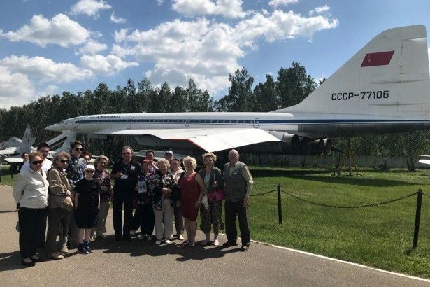 Общественные советники и ветераны Крюково побывали на экскурсии в музее ВВС