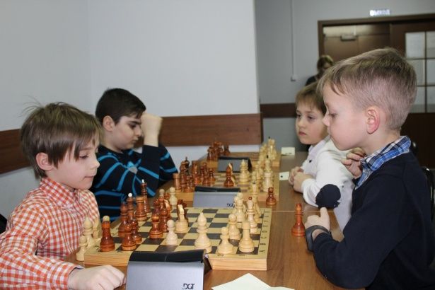 Друзья-шахматисты Крюково разыграли турнир «Весенняя ладья»