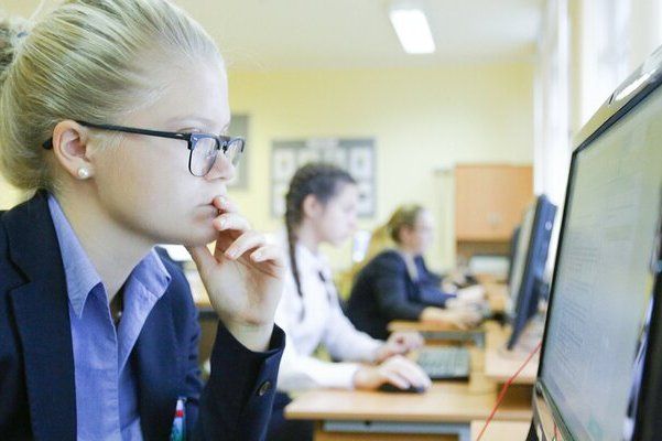 Для московских выпускников запустили цикл образовательных программ