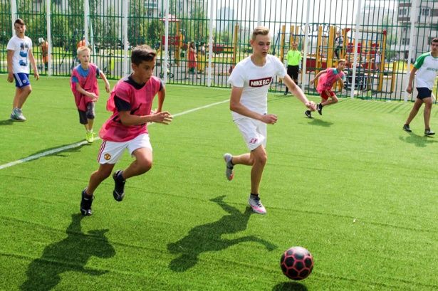 Юные мини-футболисты освоили новую спортплощадку в Крюково