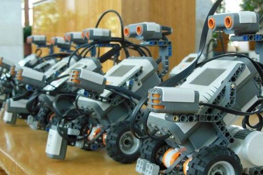 Ребят 7-17 лет приглашают на соревнования по робототехнике