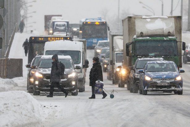Водителей просят быть максимально внимательными на зимних дорогах