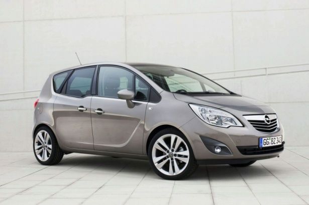 Владельцев Opel Meriva предупредили об отзыве машин