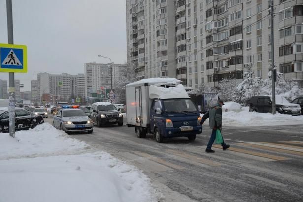Госавтоинспекция Зеленоградского округа призывает пешеходов быть бдительными на дороге