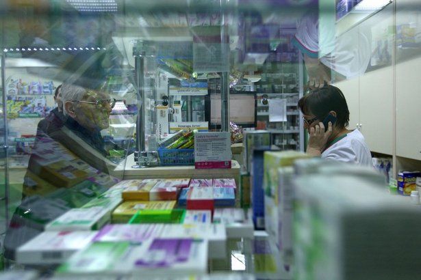 Москвичи могут получить лекарства в аптеках по электронному рецепту