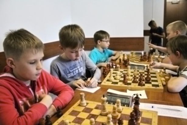 Юные шахматисты Крюково провели еще три тура первенства