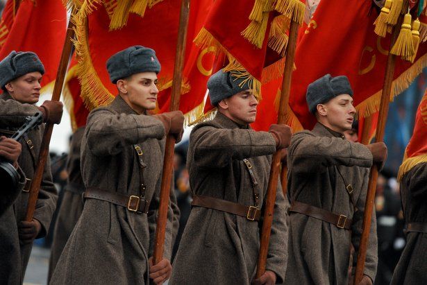 Около тысячи кадет и юнармейцев Москвы пройдут по Красной площади 7 ноября
