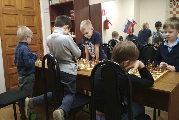 Названы имена полуфиналистов крюковского первенства по шахматам