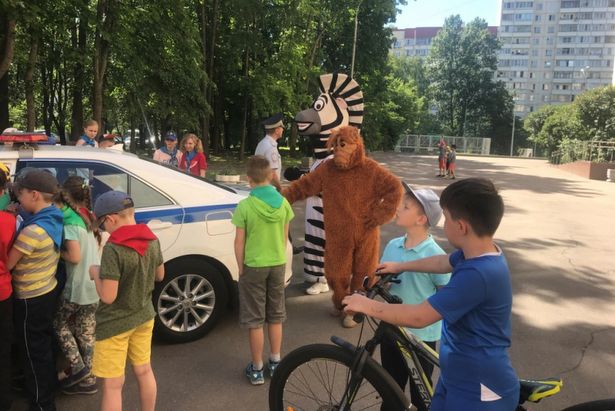 Дорожные инспекторы Зеленограда провели у дошколят танцевальный флешмоб