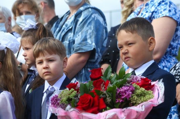 Московское отделение «ЕР» и жители города подарили школьникам 34 тыс канцелярских принадлежностей