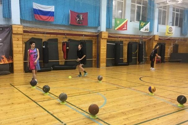 Крюковские стритболисты проверили свою меткость на конкурсе «Точный бросок»