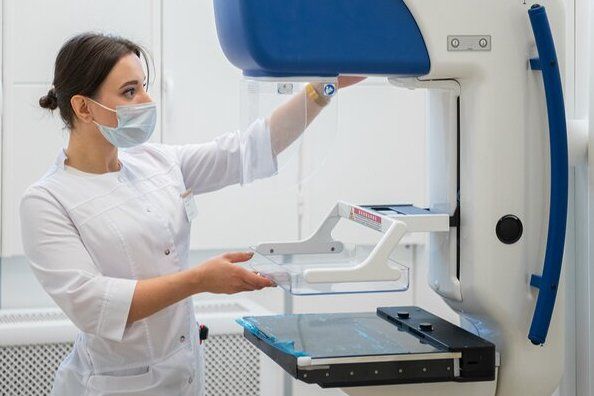 Больницы и поликлиники Москвы получили уже 50% оборудования по контрактам жизненного цикла