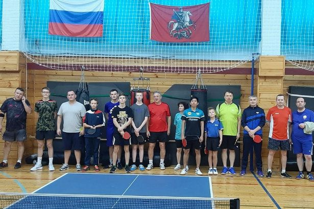 22 спортсмена сыграли в настольный теннис в Крюково
