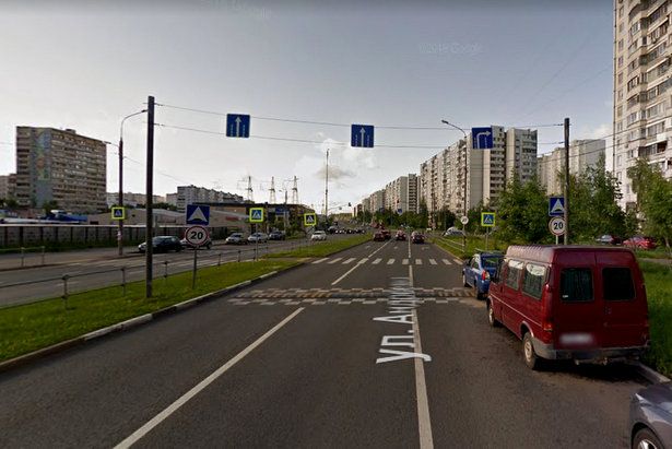 В 16-м микрорайоне Зеленограда водитель иномарки сбил двух пешеходов