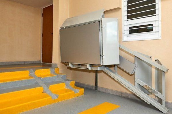 Москомэкспертиза утвердила установку 14 подъемных платформ в домах Зеленограда