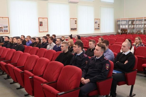 В УВД Зеленограда состоялся «Урок мужества» для молодых полицейских