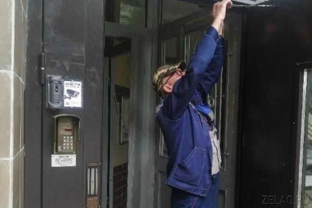 Зеленоград готовится к зиме: управляющие компании утепляют жилые дома