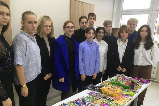 Ученики крюковской школы приняли участие в акции «Лохматая посылка»