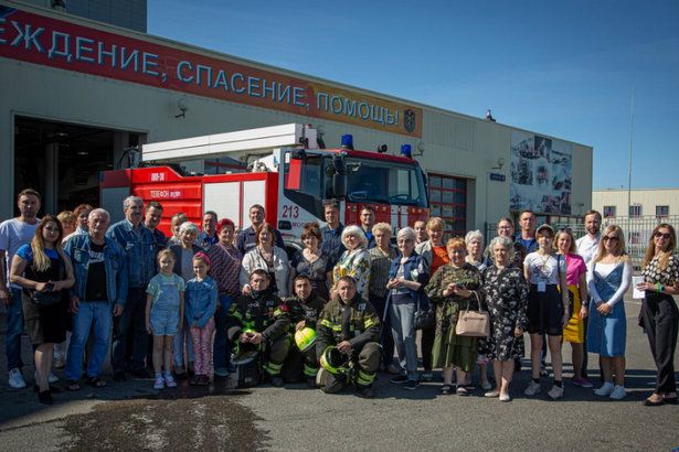 Зеленоградские пожарные напомнили жителям, как пользоваться огнетушителем