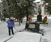 Сотрудники "М КЛУБа" приняли участие в патронатной уборке