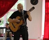 "Фаворит" организовал концерт для ветеранов