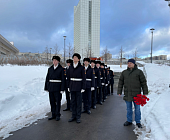 Крюковские кадеты возложили цветы к памятнику Константина Рокоссовского