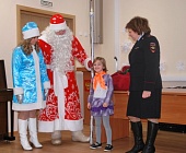 «Полицейский Дед Мороз» поздравил детей с наступающим Новым годом
